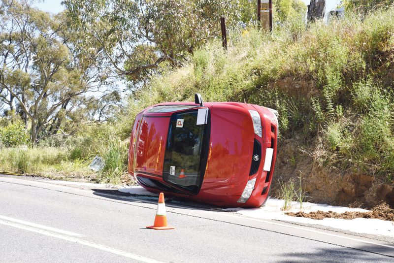 Car rolls over on Barossa Valley Way post image