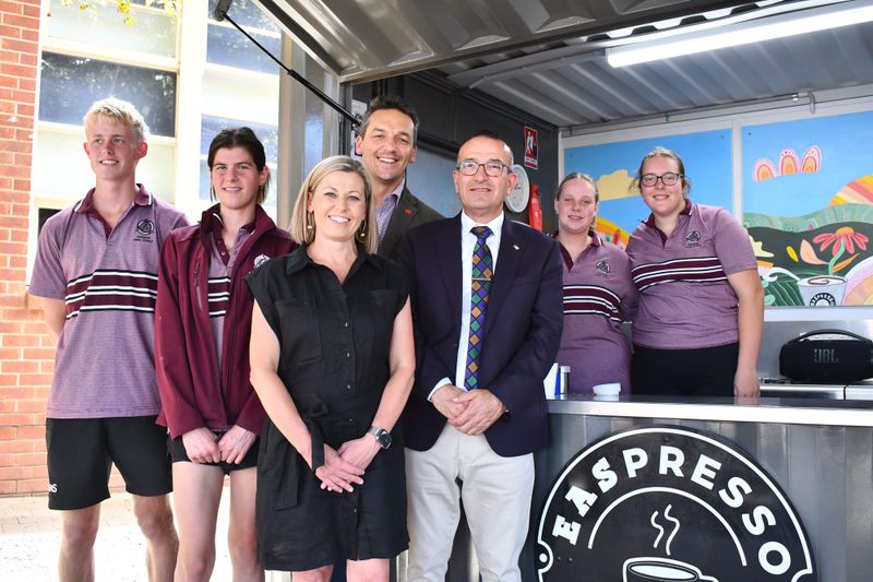 Education Minister visits Eudunda schools post image