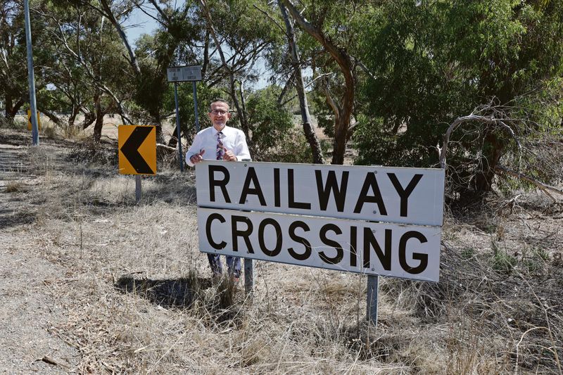Rail return down the track? post image