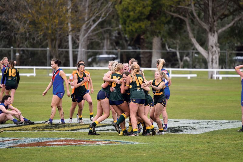 Central Women win Country Champs post image