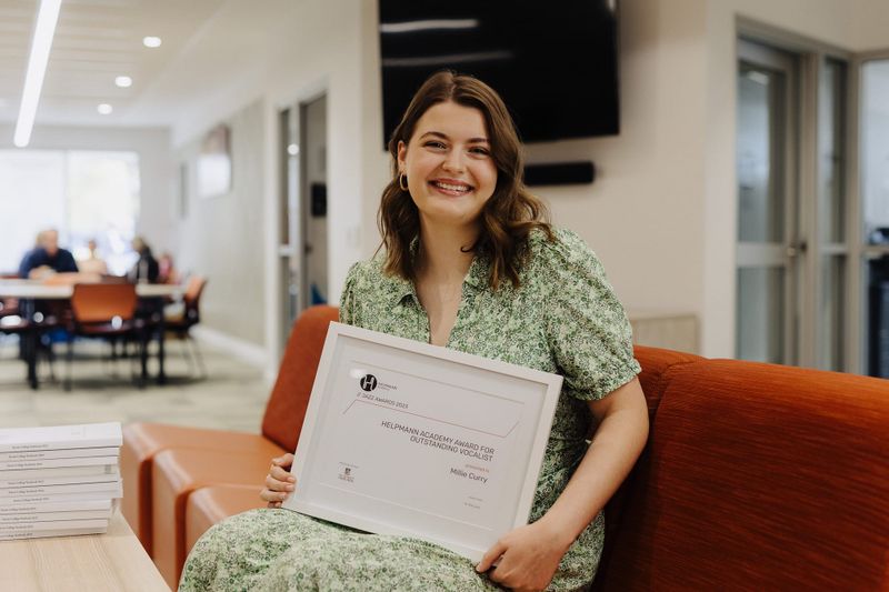 Outstanding Vocalist Award for local singer post image