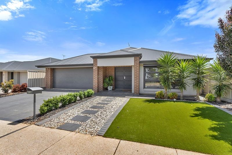 Stylish and Spacious Living at Angle Vale post image