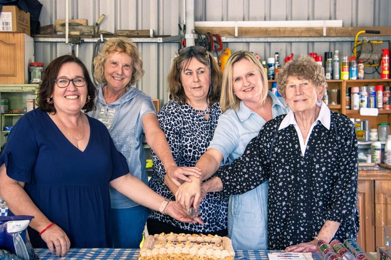 Re-Store volunteers gather for final Christmas lunch post image