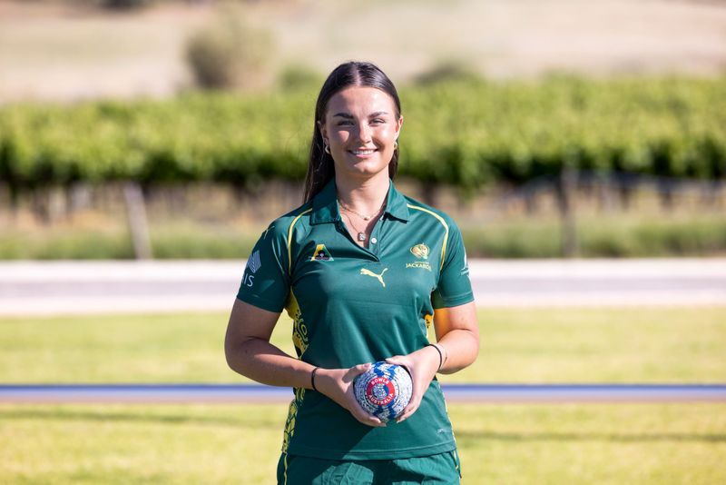 Kate bowls them over - again post image