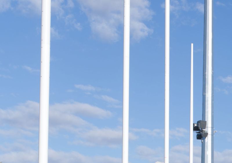 Tanunda Primary School lines up the goal posts post image