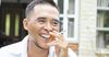Militant Non-Smoker Playfully Changes Tune Over A Couple Cold Ones