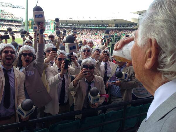 Former Prime Minister, Bob Hawke, breaks thirty years as a non-drinker and smashes a mid strength beer