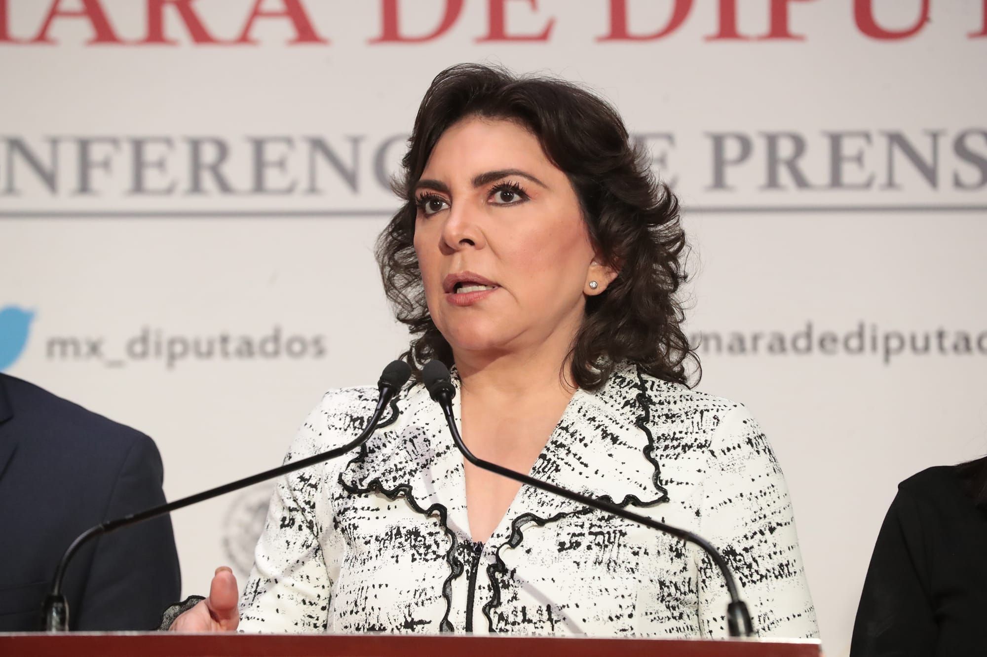 Ivonne Ortega pide la comparencia del titular de la STPS para explicar a los diputados los efectos de la reducción de la jornada semanal a 40 horas