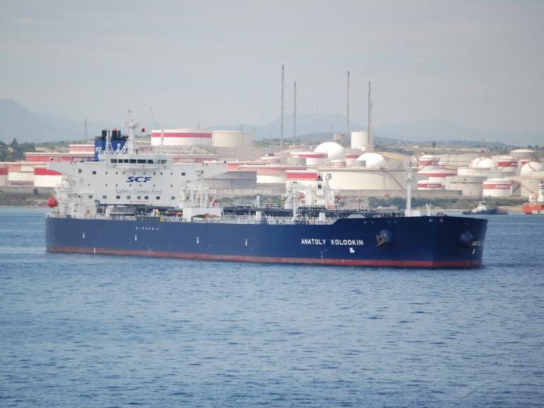 Estados Unidos permitirá el paso de un buque petrolero ruso a Cuba, según The New York Times