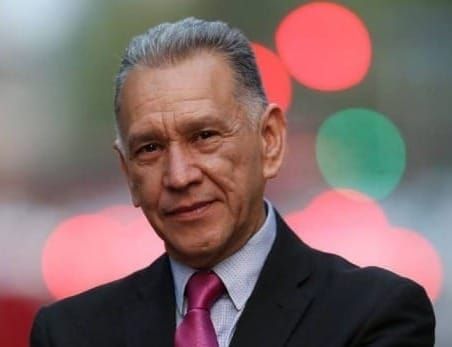 Hola Paisano.  Sin reyes, con pueblo, la insurgencia cívica que también es migrante.  Por Daniel Lee