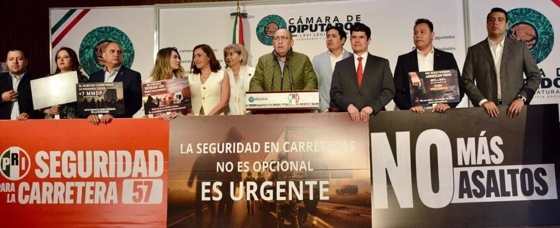 Diputados federales del PRI piden estrategia nacional contra delitos en la carretera 57 donde ocurre un asalto cada 51 minutos en el último año