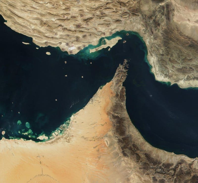 Irán anuncia cierre total del estrecho de Ormuz