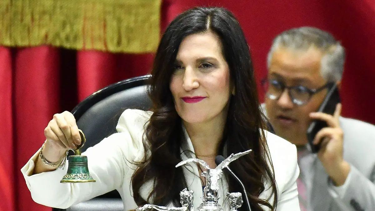 Kenia López remite a comisiones la reforma electoral aprobada por el Senado y otras siete minutas sobre diversas materias