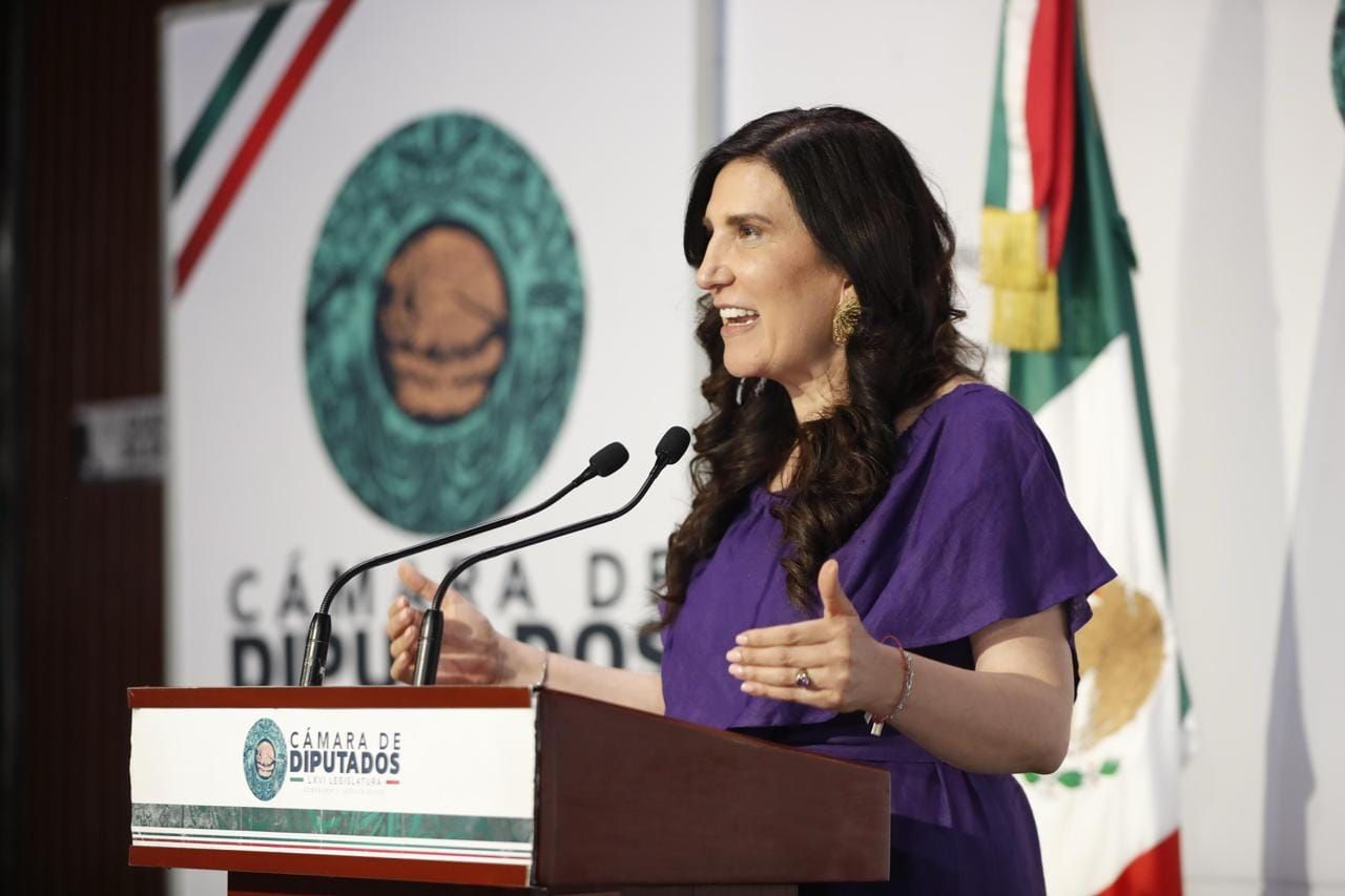 El pueblo habló a través de sus diputados al rechazar el dictamen de la iniciativa de reforma electoral, afirmó Kenia López Rabadán