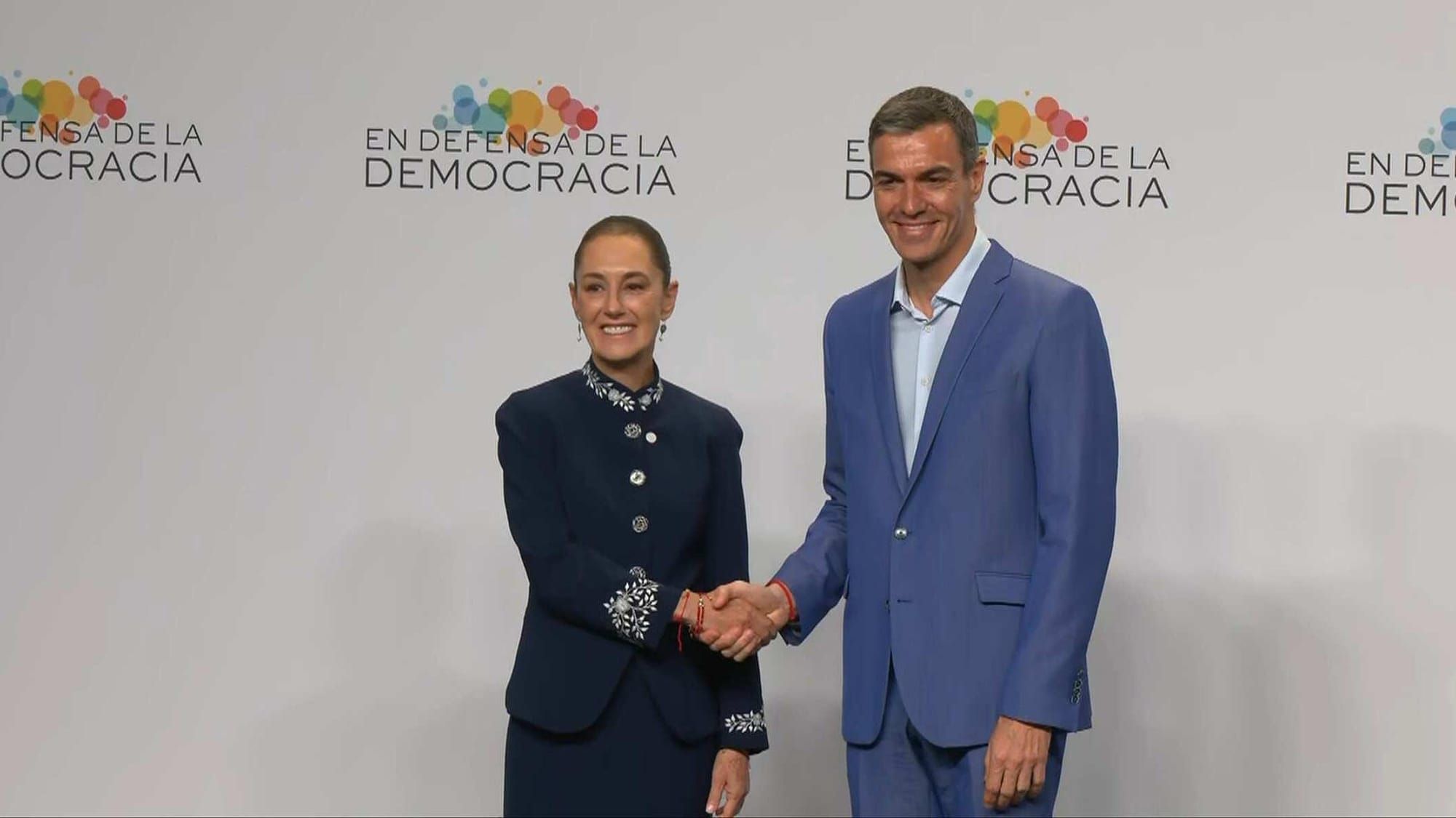 Oraciones a San Lázaro. Tan cerca de España y tan lejos de Estados Unidos. Por Ernesto Zavaleta