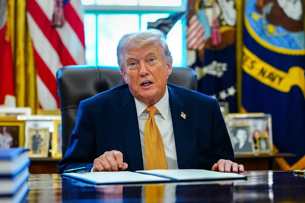 Trump da a Irán 48 horas para liberar el Estrecho de Ormuz, con la amenaza de intensificar los ataques.