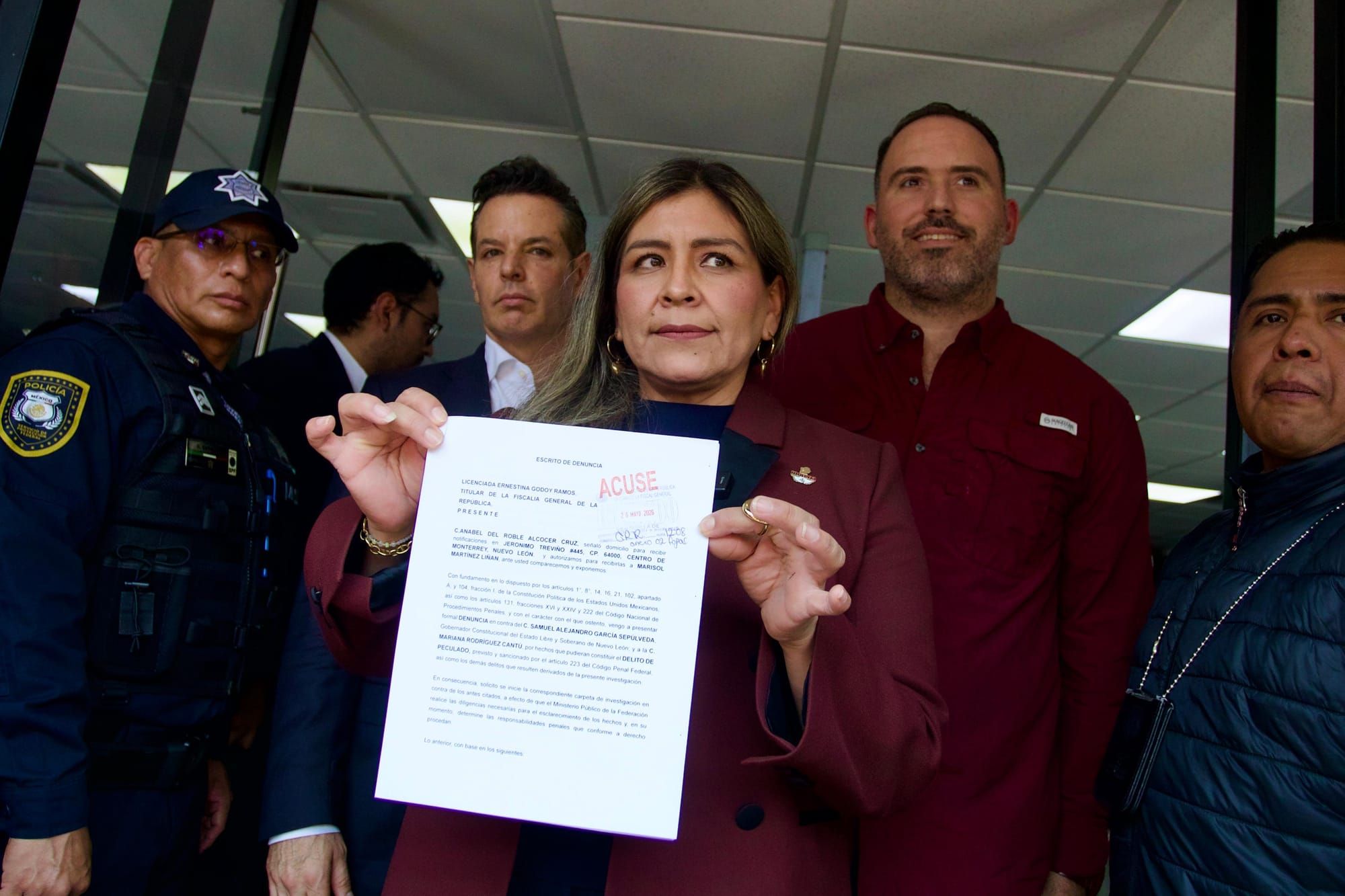 Morena NL presenta denuncia ante la FGR contra Samuel García y Mariana Rodríguez