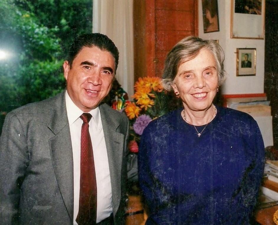 A lo Mero Macho. Feliz Cumpleaños Elena. Entrevista a Elena Poniatowska (1 de 3). Por Edmundo Cázarez C