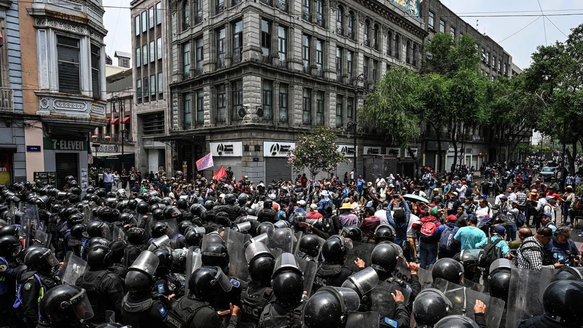 Dialoga Gobierno con CNTE; buscan evitar riesgos en el Zócalo