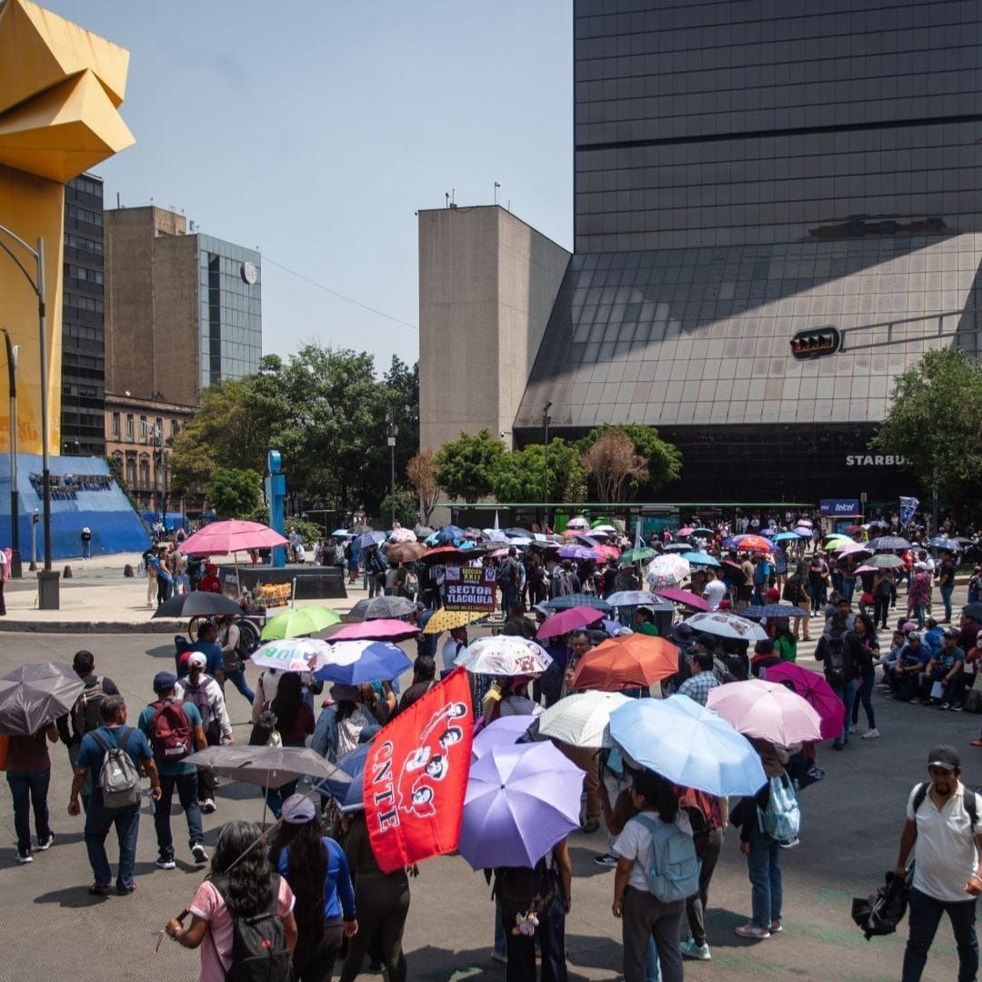 Pérdidas por 39.5 millones de pesos diarios dejan bloqueos de la CNTE en el Centro Histórico