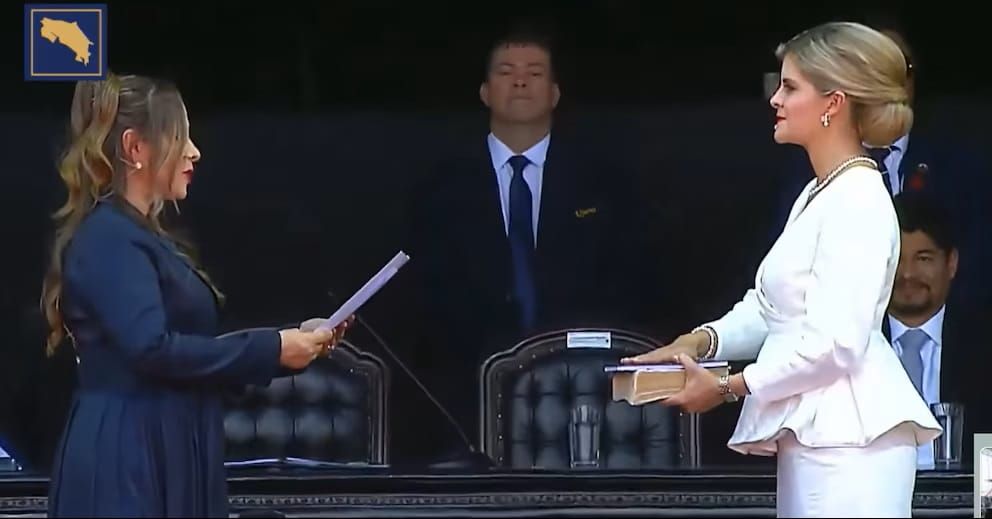 Toma posesión nueva Presidenta de Costa Rica. Promete mano dura contra el narco.