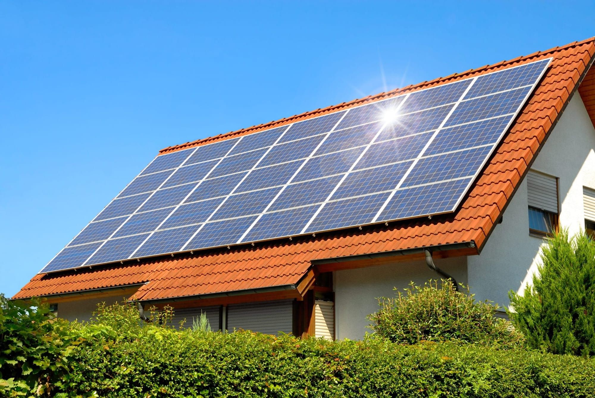 China lleva ante la OMC restricciones a paneles solares y productos tecnológicos.