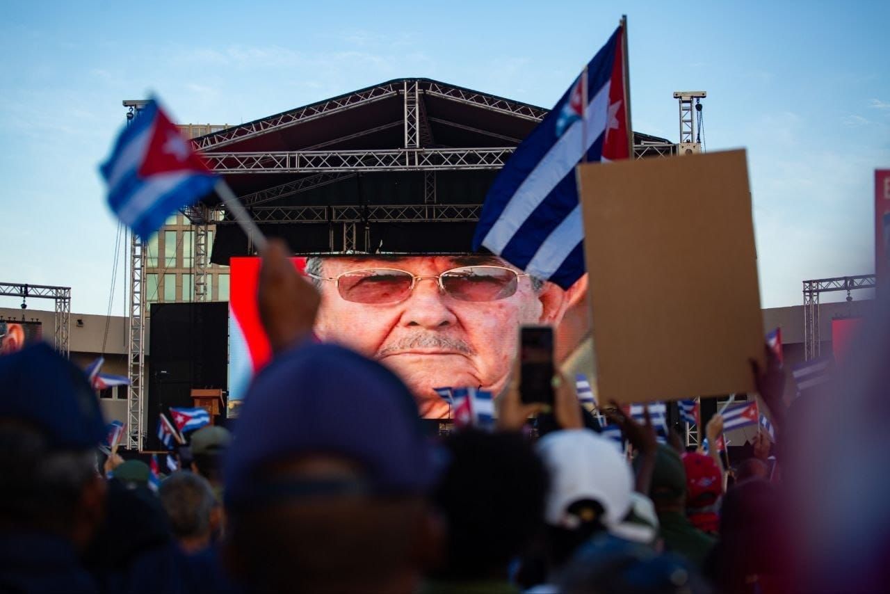 Marchan en Cuba a favor del ex Presidente Raúl Castro Ruz