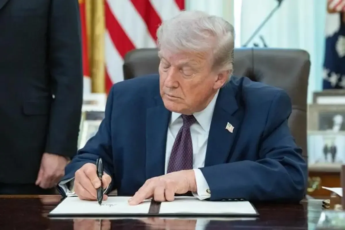 Firma Trump directiva para acelerar uso militar de IA