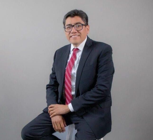 Una Historia para Compartir. Les duele todo, si lo recibe, malo; si no lo recibe, también. Por Saúl Monreal Ávila