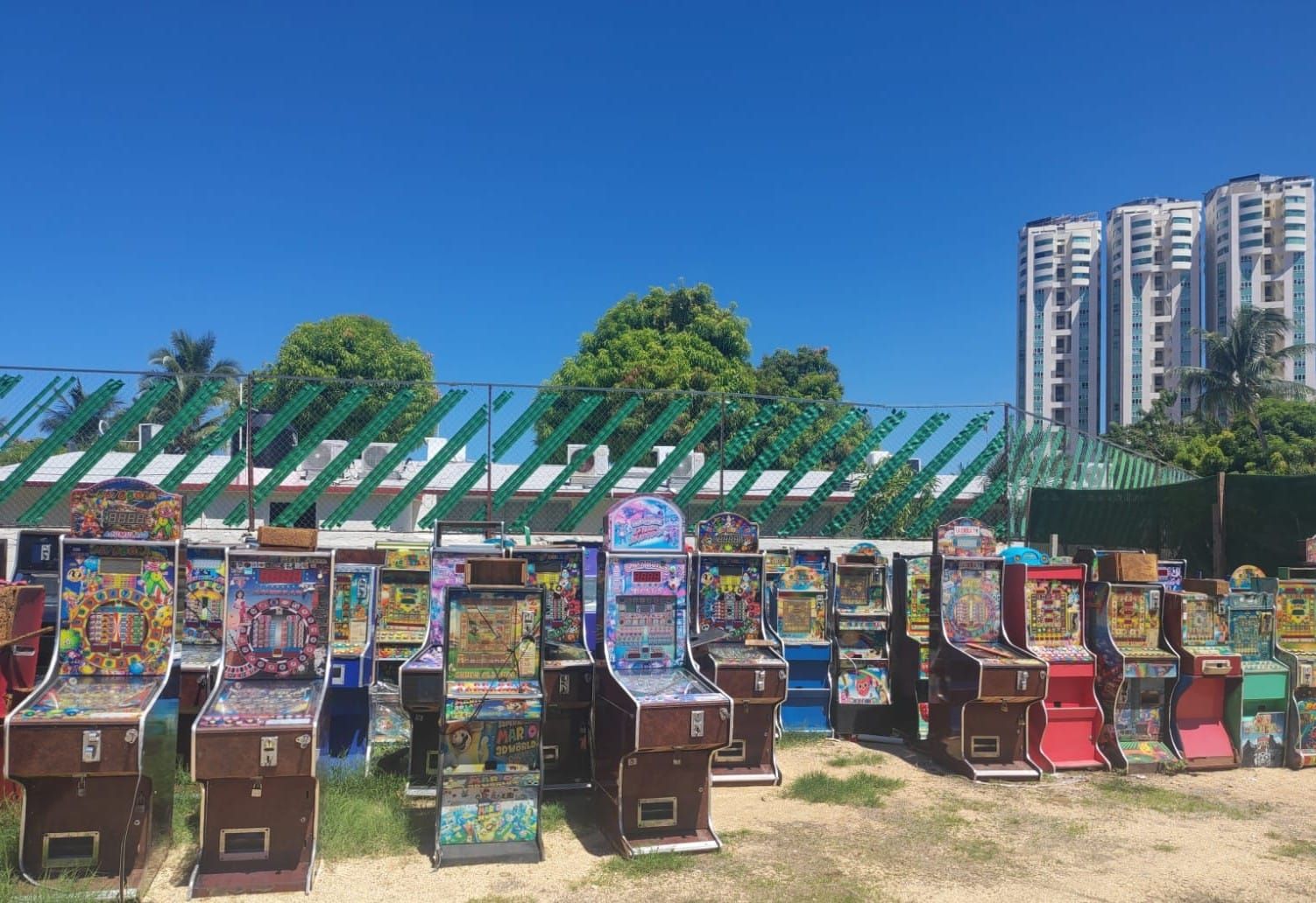 Marina destruye 106 máquinas tragamonedas aseguradas en Acapulco