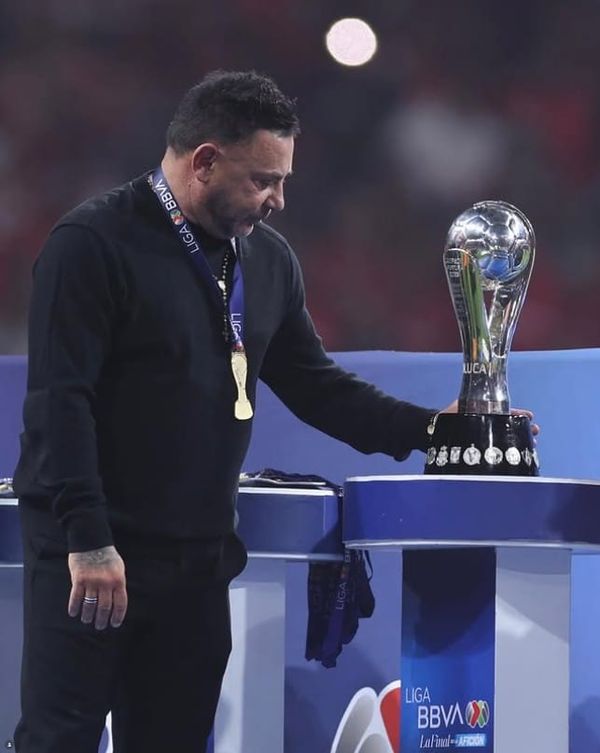 Antonio Mohamed dejará el Toluca, anunció Suinaga