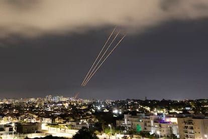 El Ejército israelí dice que ha interceptado un 92 % de los 400 misiles lanzados por Irán