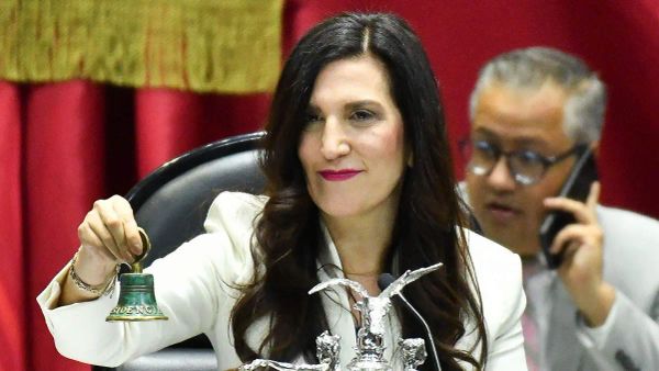 Kenia López remite a comisiones la reforma electoral aprobada por el Senado y otras siete minutas sobre diversas materias