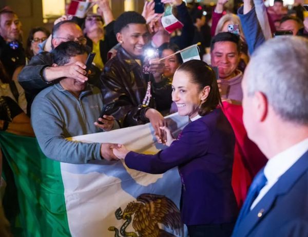 Llega Claudia Sheinbaum a Barcelona para asistir a la IV Cumbre en Defensa de la Democracia