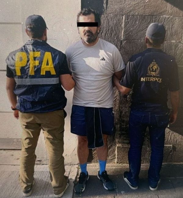 Detienen en Argentina por Huachicol al contralmirante Fernando Farías, sobrino del ex secretario Rafel Ojeda.