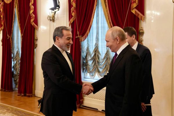 Se reúne el canciller de Irán con Vladimir Putin, en San Petersburgo