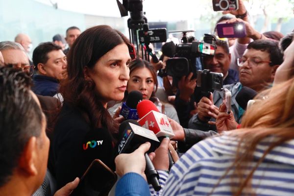 Hay dos clases de políticos en México, los que se alían al crimen y quienes lo combaten, aseguró Kenia López