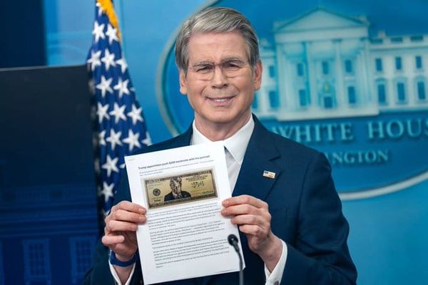 Preparan nuevo billete de 250 dólares con la imagen de Donald Trump