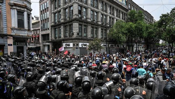 Dialoga Gobierno con CNTE; buscan evitar riesgos en el Zócalo