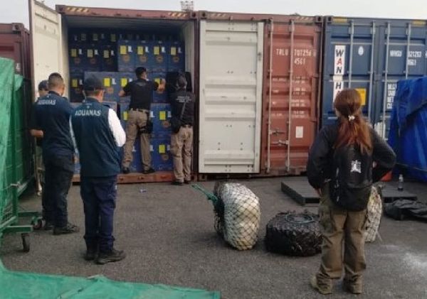 Marina asegura 200 kg de presunto clorhidrato de cocaína, en Manzanillo, Colima