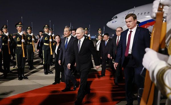 El Presidente Vladimir Putin llegó a China en una visita oficial