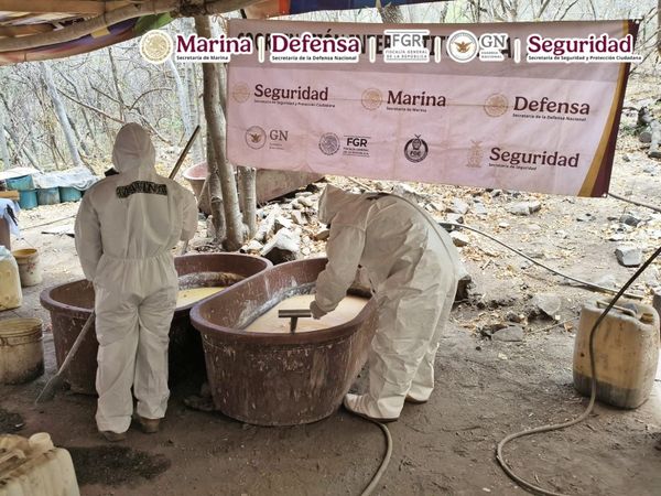 Marina desmantela dos narcos laboratorios en Sinaloa y asegura más de 2.3 toneladas de metanfetamina