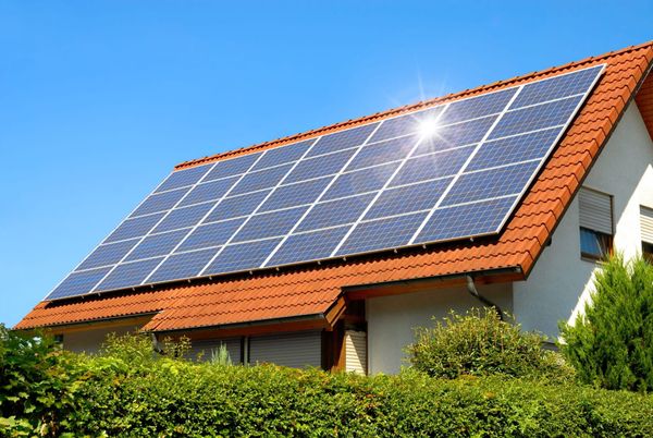 China lleva ante la OMC restricciones a paneles solares y productos tecnológicos.