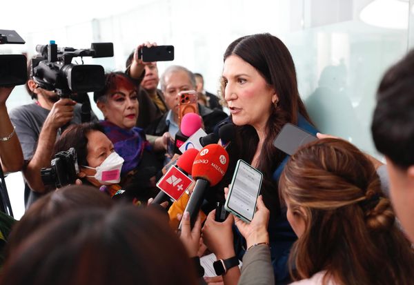 Tramitan licencias nueve legisladores; Kenia López advierte que nadie puede adelantarse a campañas