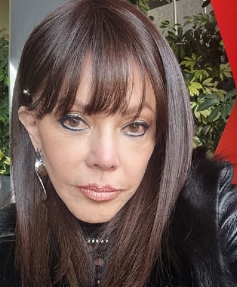 Esencia de Mujer. 4 nuevos partidos políticos… 4 nuevas rémoras que alimentar. por Yazmín Alessandrini