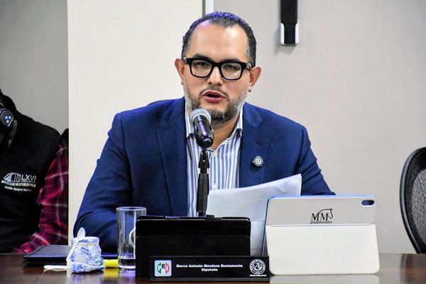 Servicio social de estudiantes debe ser remunerado: Marco Mendoza