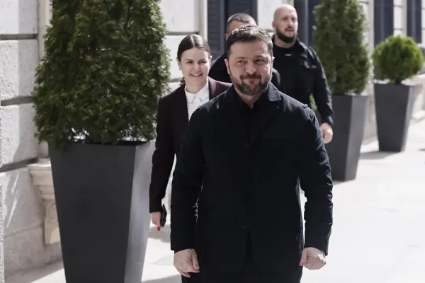 Ofrece Zelenski apoyo y tecnología de drones a países bálticos