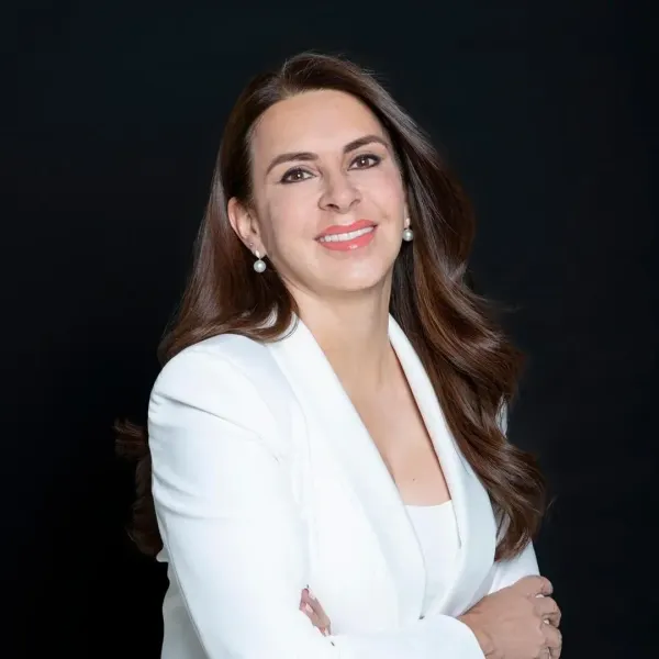 La Opinión de Carolina Viggiano. La estafa del siglo. Por Alma Carolina Viggiano Austria
