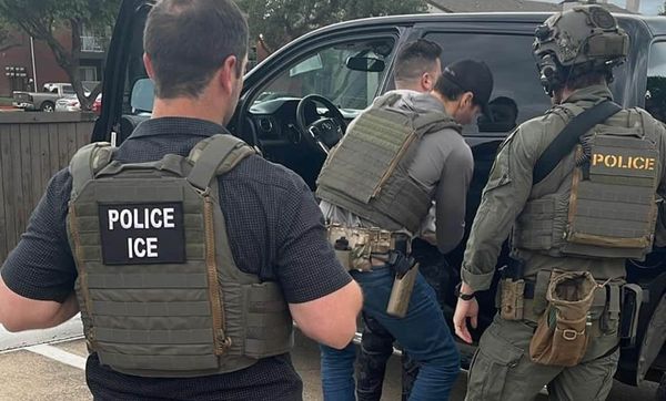 EU exhibe a 5 mil migrantes con antecedentes penales; ya son más de 40 mil en lista de los buscados por el ICE