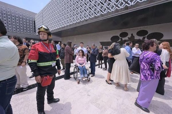 En simulacro sacan a más de 5 mil personas de San Lázaro